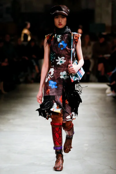 Look 29
